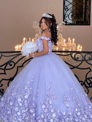 We love it when our Quinceaneras pick the dress of there dreams with us !