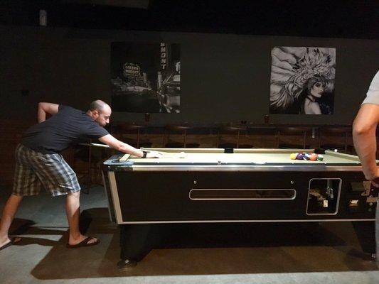 Retro pool table