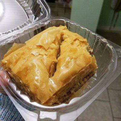 A delicious, well cooked baklava with good dispersed filling and proper amount of honey.