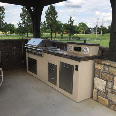 outdoor kitchen