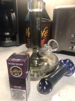 Couple of my goodies I bought today. Rainbow road juice, pipe and bigger bowl for my water pipe