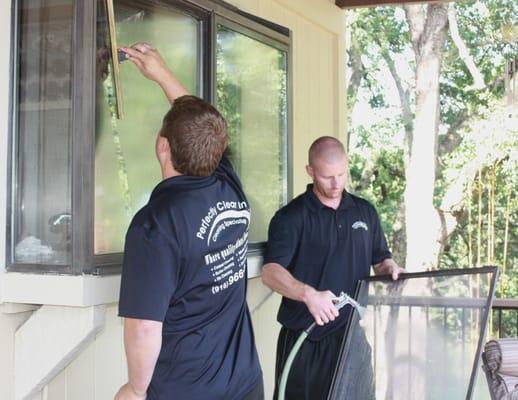 Window Cleaning - Screens always included