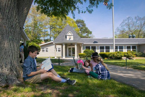 Derby Academy, a Pre-K-Grade 8 independent school in Hingham, Ma.