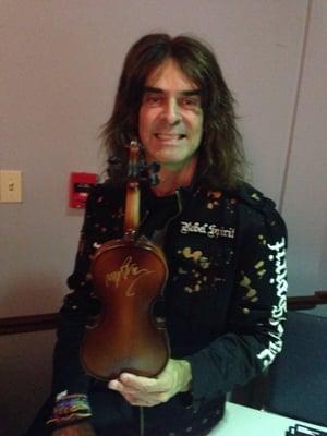 He signed my daughters' violins