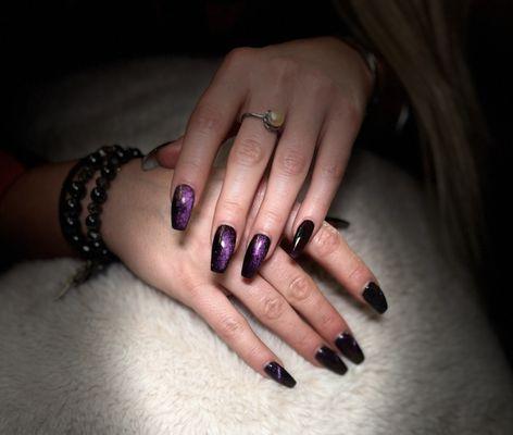 V and B Nails