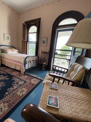 Front bedroom with porch