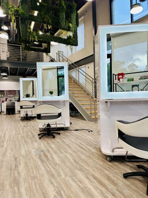 hair salon for custom blonding, lived-in color, precision haircutting and more.