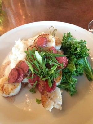 Scallop dinner with strawberry puree. Lots of scallops!