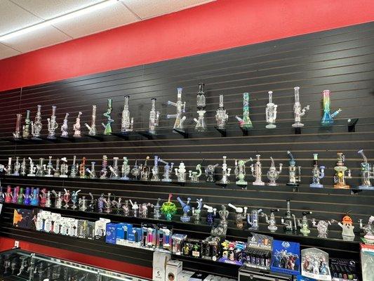 Glass pipes , bongs , water pipes & accessories and torch lighters