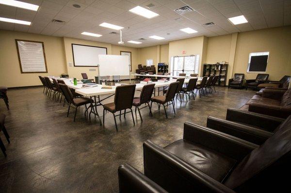 Poke your head inside Stonegate Center Creekside's interactive classroom, in which our team hosts educational open-forum discussions.