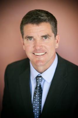 Dr. Jeff Cummings specializes in sports medicine and general orthopedics.