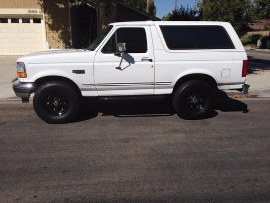 Manny rebuilt the rear end on my brothers Bronco, new brakes, and a full tune up.