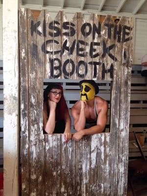 Had so much fun at the 'Kiss on the cheek booth' with Jervis Cottonbelly