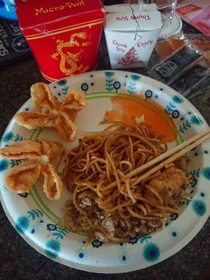 Chicken lo mein and crab rangoon