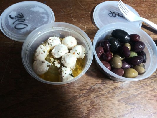 Matzarella ballz and olives!