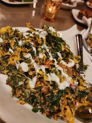 Crispy spinach chaat