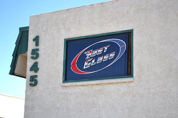 Fast Glass located in Gilbert Arizona, has been a family owned business for over 35 years!