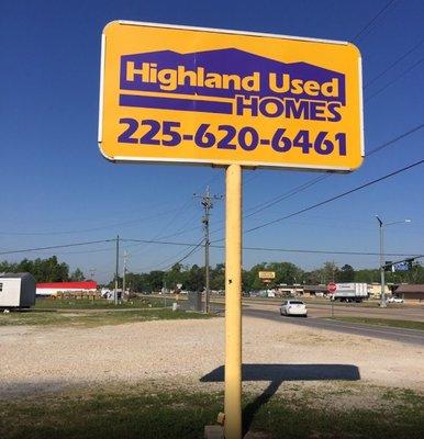 This is the sign at the front of Highland Used Homes.