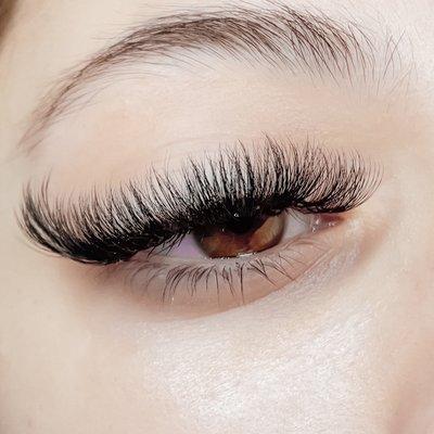 Russian Volume Eyelashes Extension