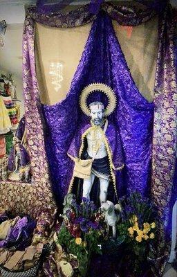 Trono y cosas para San Lazaro