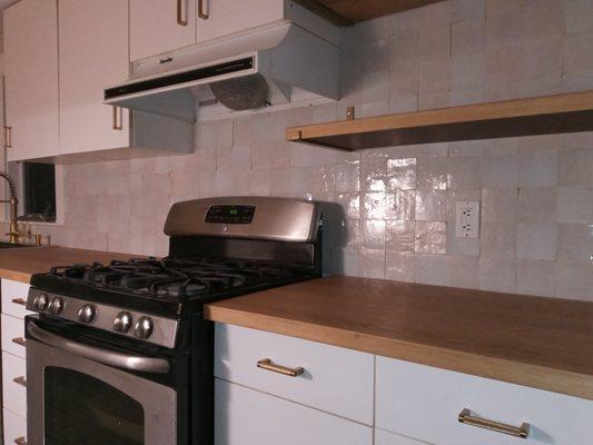 Backsplash and shelving install