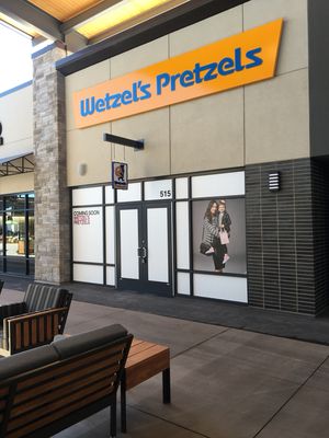 Wetzels Pretzels vinyl graphics in the Denver premium Outlets.