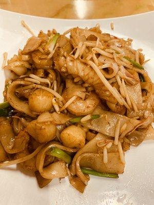 Seafood chow fun