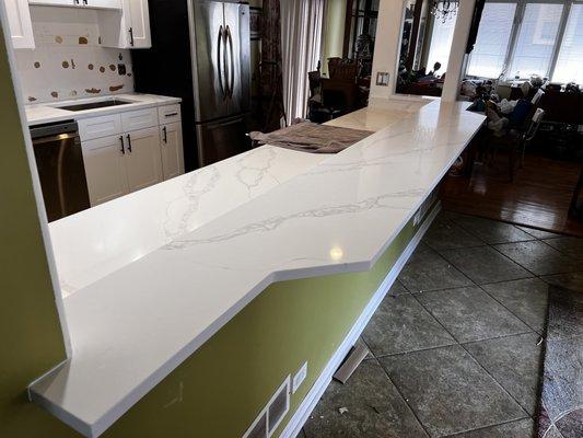 Calacatta Rocky Quartz countertops