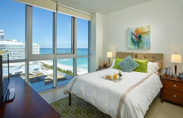 Deluxe Ocean View Apartment Suite Bedroom