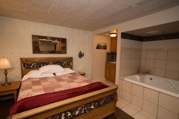 Forest Whirlpool Suite