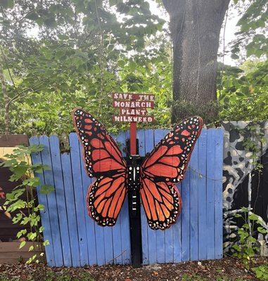 Beautiful painted artwork along the trail of celebrities and nature.