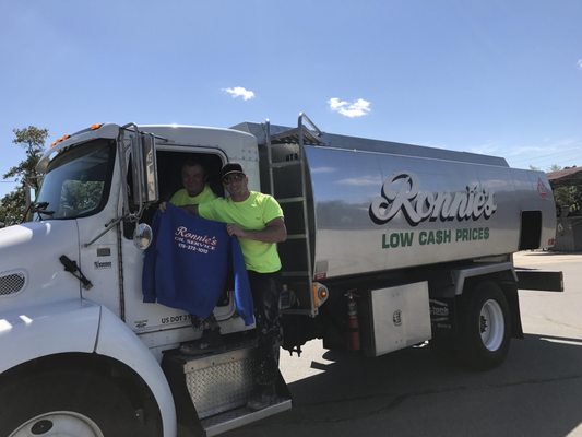 Ronnie's Oil Service