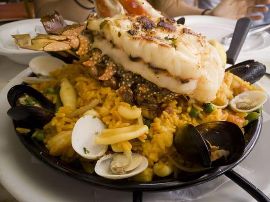 Lobster paella. Really good. Be sure to ask for the prices before you order anything.