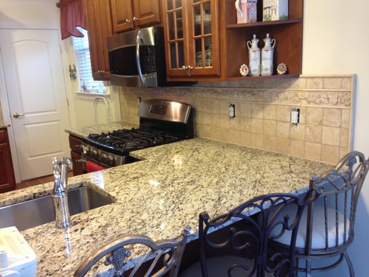 Kitchen Countertop & Backsplash