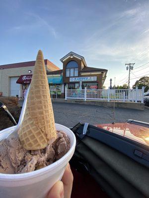 My new favorite ice cream shop! Big scoops, friendly service, great selection of flavors, delicious ice cream, and good prices! #yum