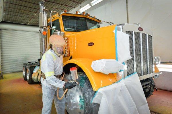 Truck and bus paint booth