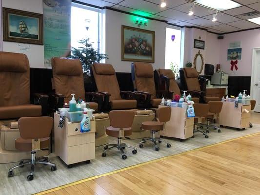 Massage chairs for pedis