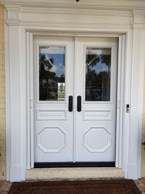 Double retractable screen door