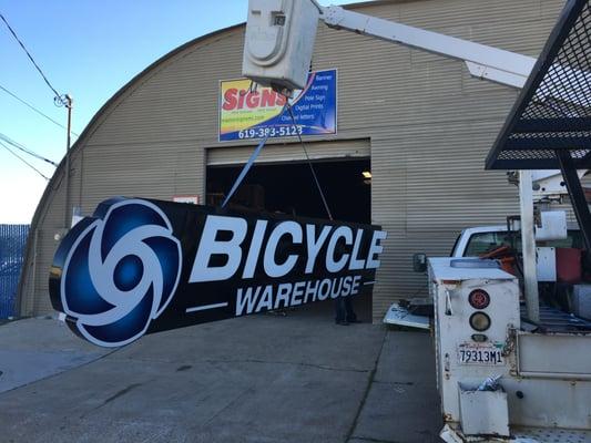 BICYCLE WEARHOUSE TEMECULA, CA  channel letter with halo effect  mastersignsmi.comtion