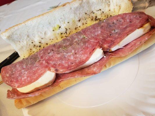 Caprese salami pesto