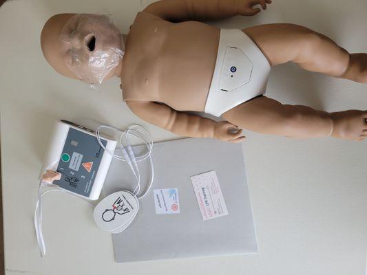 I teach with infant, child and adults manikins, all are up to date versions.
I show you how to effectively use the AED for all ages.