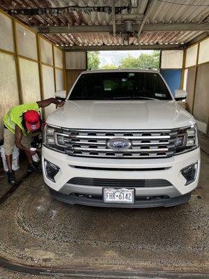 We always clean this 2020 Expedition whenever she is in town from NYC.