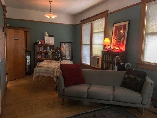 Gorgeous treatment room: welcoming, private, huge, very relaxing.