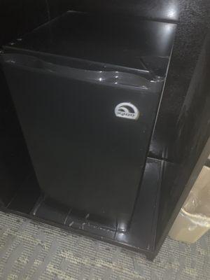 Mini fridge