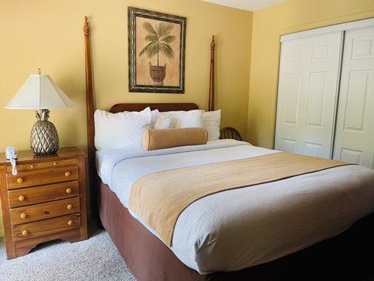 Main bedroom (Mike's Place cabin)