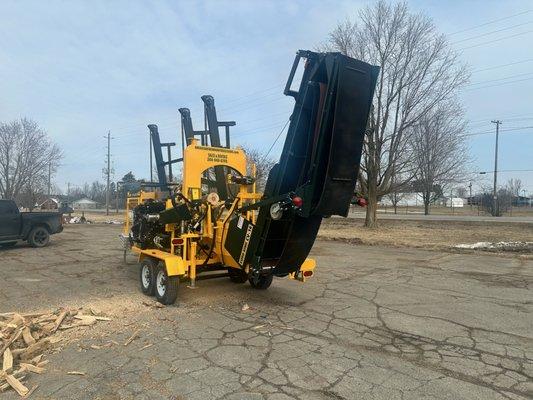 16 foot conveyor folds for easy transport.