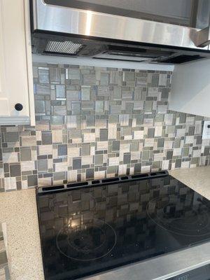 Small back splash