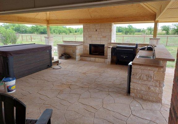 Outdoor Kitchen Design and Construction