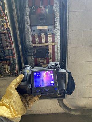 Thermal imaging of circuit breaker