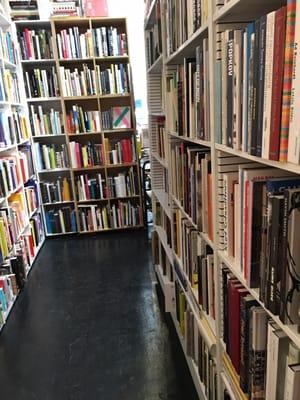 Aisles of architecture books. Heaven.